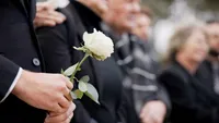 Sprijin în doliu pentru familii. România are primul ghid național dedicat. Ce recomandări conține