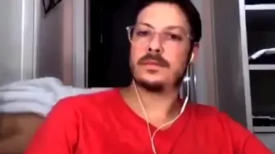 Transmisiunea live de acasă a unui jurnalist, „distrusă” accidental de soția lui - VIDEO