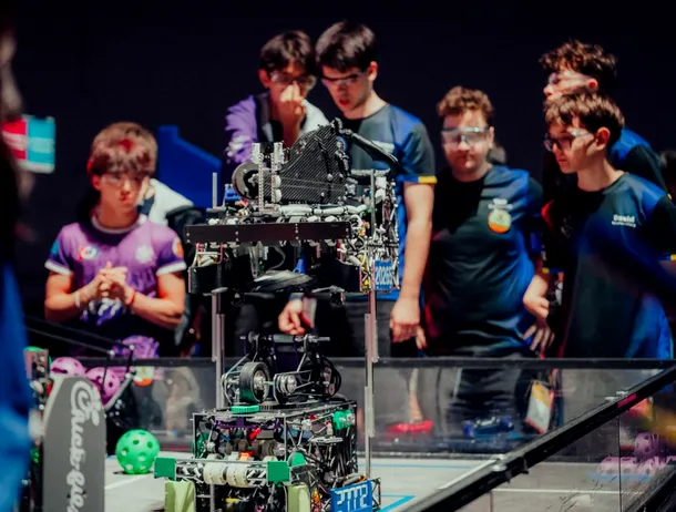 România domină Campionatul Mondial FIRST Tech Challenge 2026: finală între două echipe locale