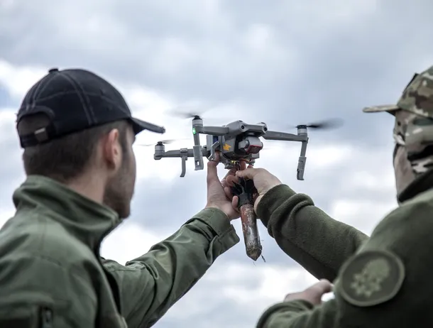 Prima fabrică militară ucraineană își începe activitatea în Marea Britanie. Va fabrica drone