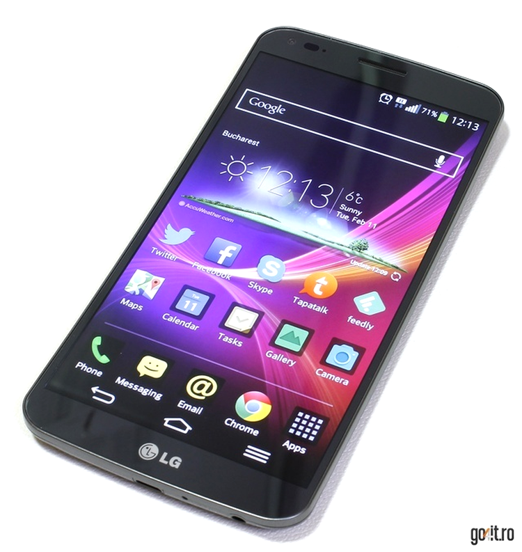LG G Flex - un design simplu asemănător celui oferit de G2