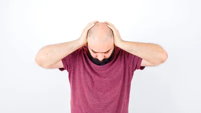 O nouă cauză posibilă pentru căderea părului: ar putea fi vinovate produse cosmetice populare