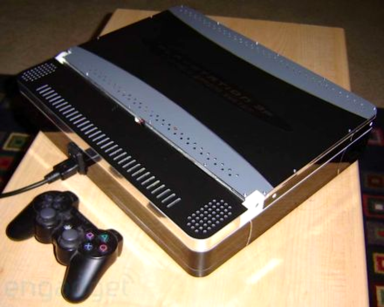 Laptopul PS3 şi controller-ul Sixaxis