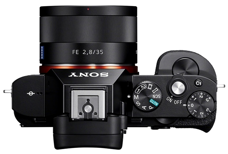 Sony A7 cu obiectivul compact de 35 mm