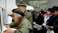 Seniorii așteaptă a 13-a pensie după Paște. Când intră banii pe carduri și cine beneficiază