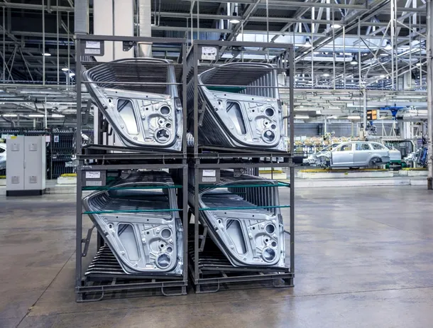 Blindate în loc de berline: Jucători din industria auto românească se reorienteză către contractele de apărare