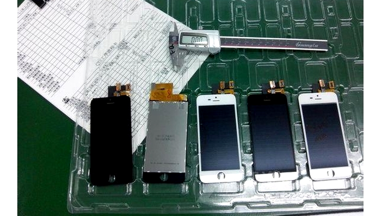 iPhone 5S cu carcasă de plastic? Sau o clonă chinezească?