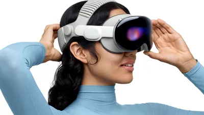 Apple a prezentat casca Vision Pro