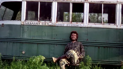 Celebrul autobuz din filmul „Into the Wild” a fost mutat din sălbăticie