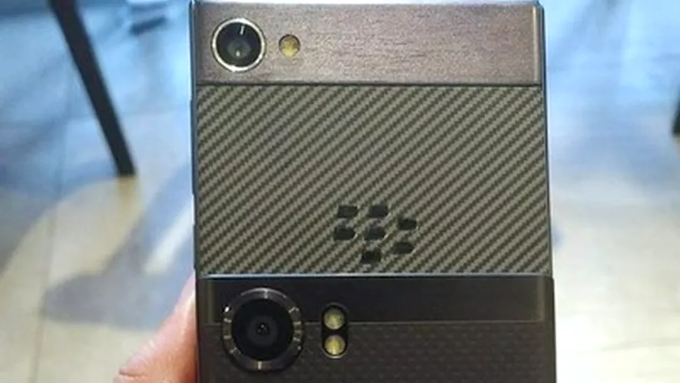 BlackBerry pregăteşte un nou smartphone fără tastatură