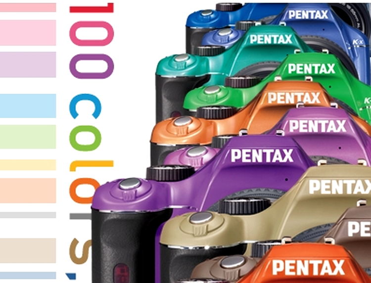Pentax K-x se alimentează cu 4 baterii AA