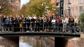 Startup-ul Bluefish, cofondat de un român, a atras 43 de milioane de dolari. Platforma arată modul în care modelele AI prezintă produsele unui brand