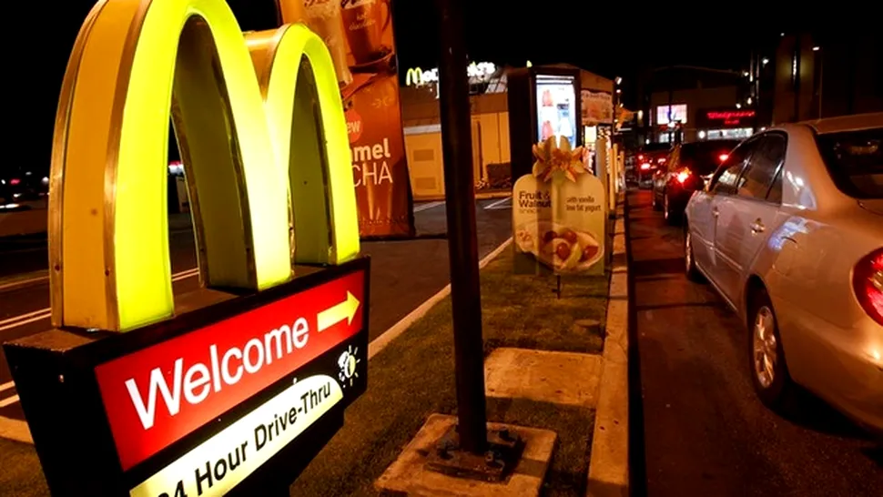 McDonald's va înlocui casierii de la drive-through cu AI. A cumpărat o tehnologie care poate lua comenzi prin voce