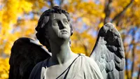 Și-a lăsat amintirea pe scenă și a urcat spre cer. O mare actriță s-a stins așa cum a trăit: O lumină