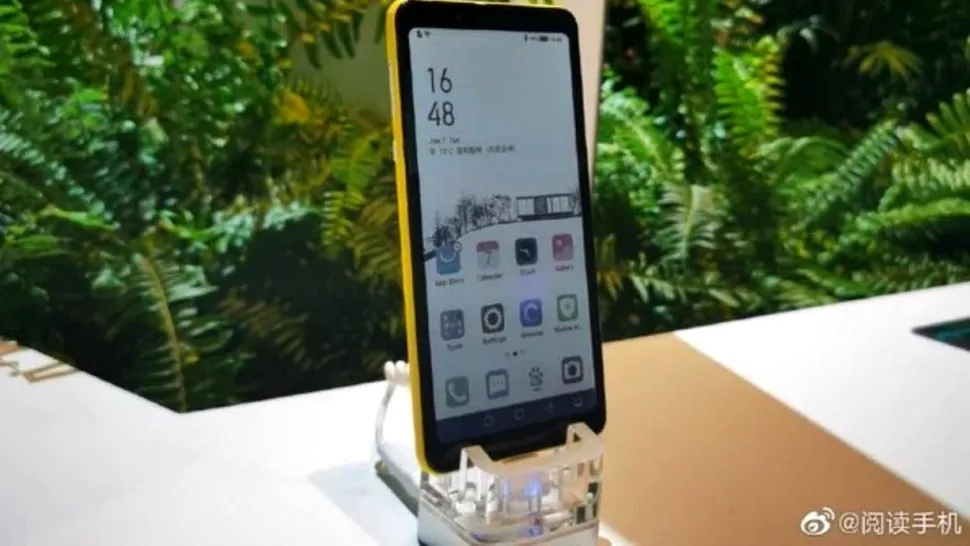 Primul smartphone cu ecran E-ink color, pe cale să fie lansat de un producător asiatic