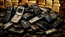 Telefoanele vechi au devenit o mină de aur: prețurile la reciclare explodează
