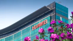 Huawei lansează trei noi telefoane, căști în culori inedite și un router Wi-Fi. Ce pregătește compania pentru 28 octombrie