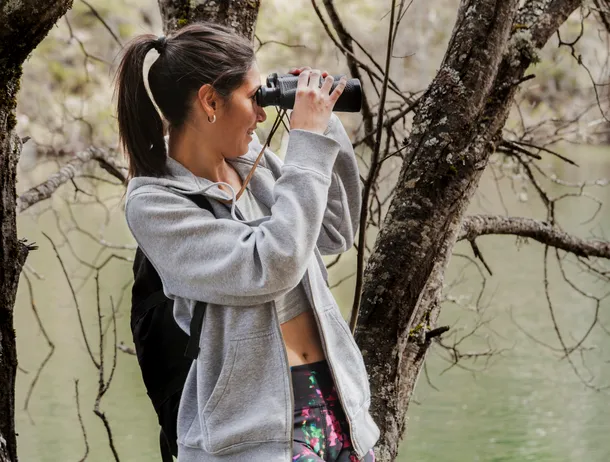 Hobby-ul surprinzător care ar putea încetini îmbătrânirea: Observarea păsărilor este tot mai populară