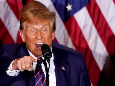 Trump respinge încetinirea dezvoltării IA în ciuda avertismentelor privind siguranța: „Cine câștigă cursa IA, câștigă totul”