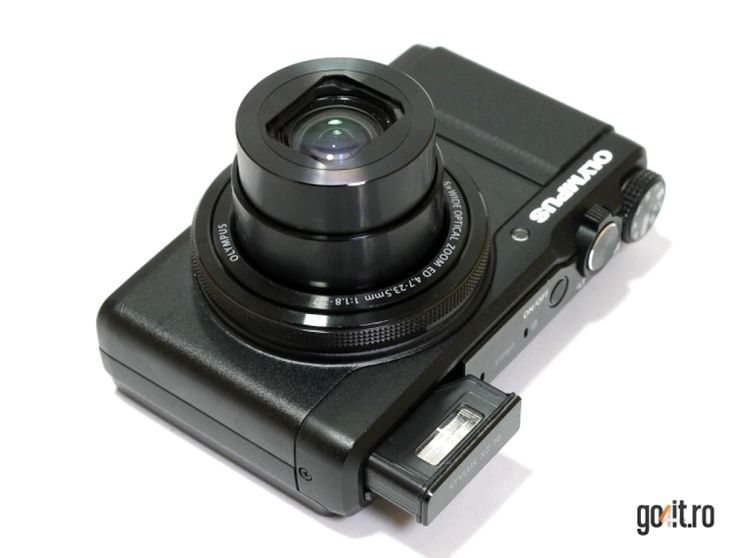Olympus XZ-10 - o compactă uşor de recomandat
