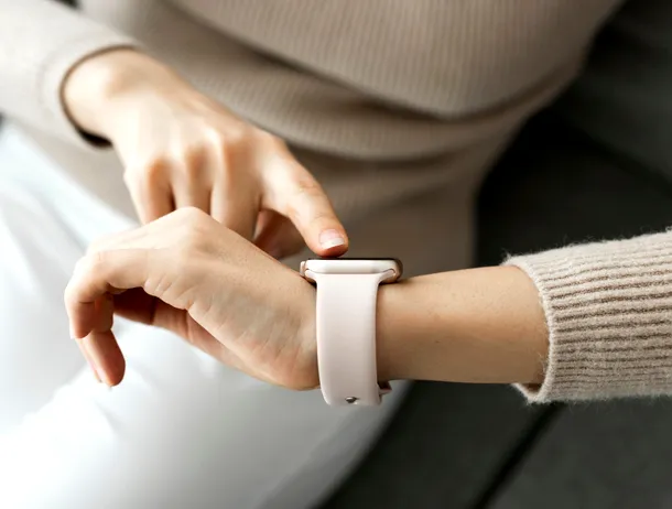Un Apple Watch a salvat două vieți: Cum i-a schimbat notificarea ceasului viața unei mămici de 25 de ani