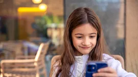 Orange România lansează SaferPhone: pachet de conectivitate și protecție digitală pentru copii