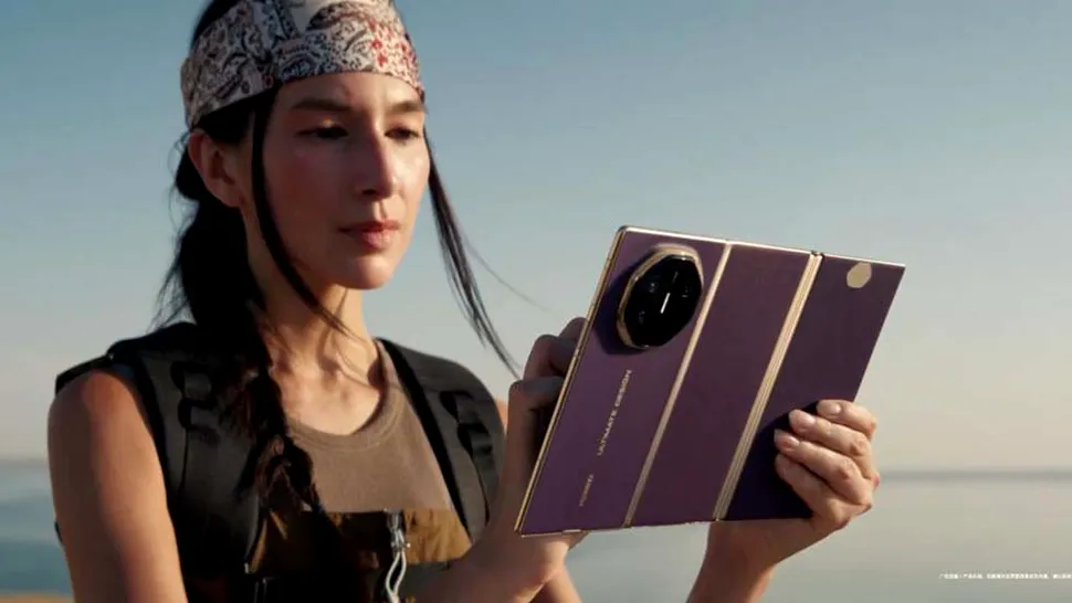 Huawei Mate XT 2 ar putea renunța la designul octogonal al camerelor și adopta un modul pătrat