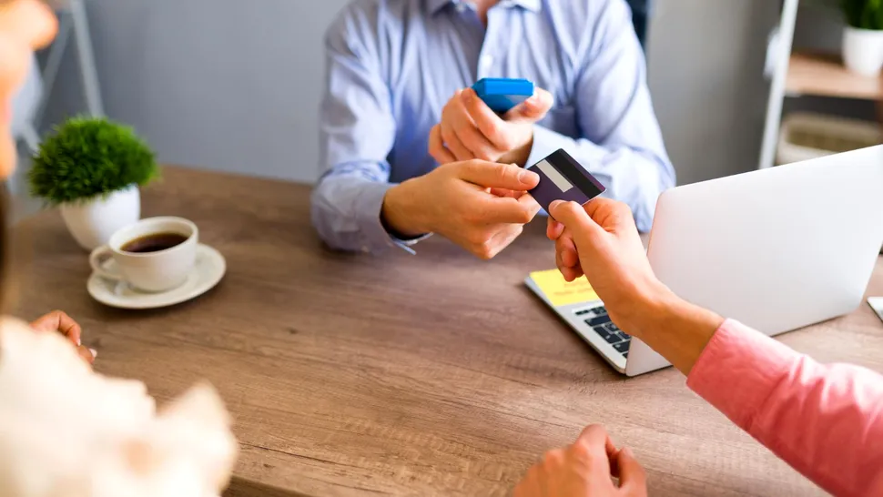Cea mai mare bancă din România, amendată cu 5.000 de euro după ce un angajat a accesat ilegal datele unui client