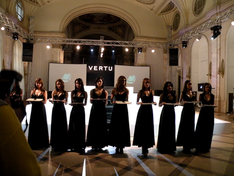 Lansare Vertu Romania