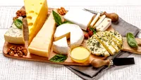 Ce brânză este cea mai sănătoasă? Specialiștii dezvăluie sortimentele cu cele mai puține calorii și pe cele care ascund riscuri neașteptate
