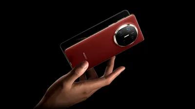 Huawei Mate X6 face furori: Vânzări record pentru noul telefon pliabil
