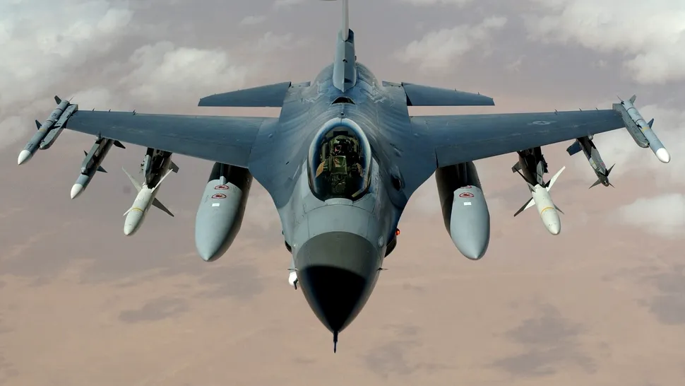 Un fost pilot de F-16 spune de ce nu ar zbura cu avionul, folosit și de România, în Ucraina: Nu ai șansa să lupți