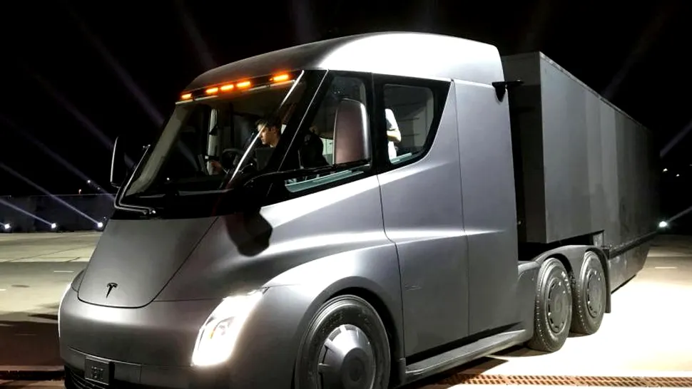 Tesla cheamă în service toate camioanele electrice Semi vândute până acum pentru probleme la frâne