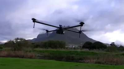 Un youtuber a stabilit recordul mondial pentru cel mai lung zbor al unei drone