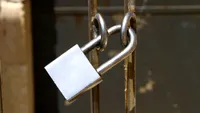 Un mare retailer german dispare treptat din orașe: sute de magazine lichidează