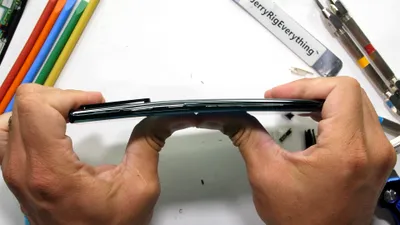 Cât de rezistent este Galaxy Note20 Ultra la zgârieturi, lovituri și foc. VIDEO