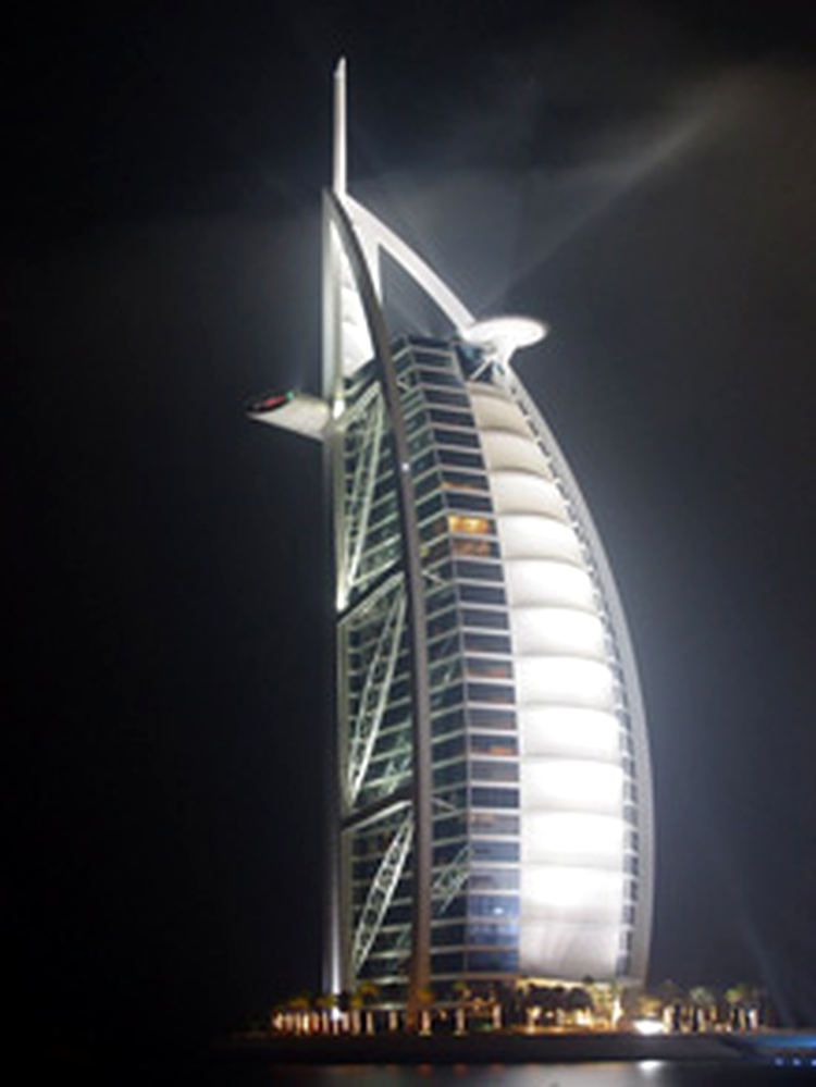 Hotel Burj Al Arab din Dubai