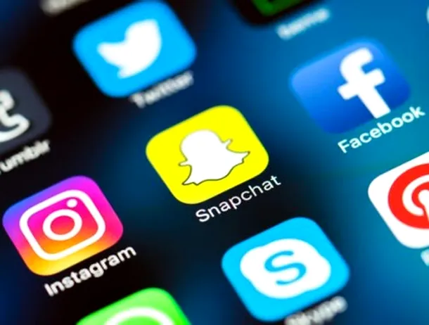 Interzicerea rețelelor de socializare pentru copiii sub 15 ani, susținută de premierul Cehiei