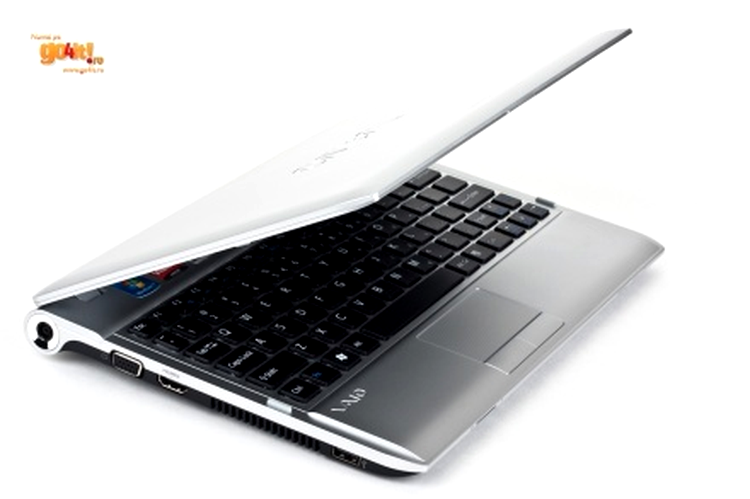 Sony VAIO YB - tastatura chiclet este aerisită
