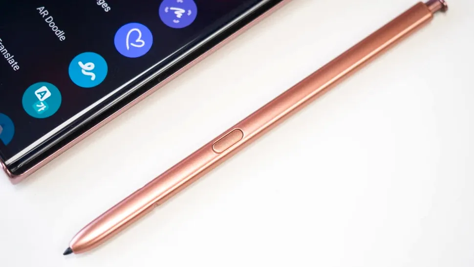 Samsung brevetează o modalitate ingenioasă de a integra accesoriul S-Pen cu telefoane pliabile