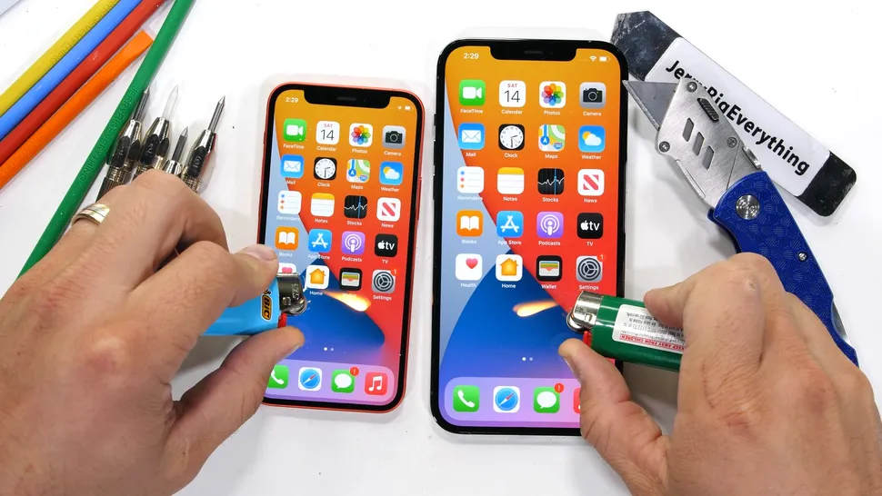 Cât de rezistente sunt noile iPhone 12 Mini și iPhone 12 Pro Max. VIDEO