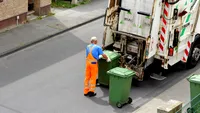 Lege nouă pentru gunoi. Obligație de plată cât o vacanță de lux. Primăriile anunță că taxele nu se opresc aici