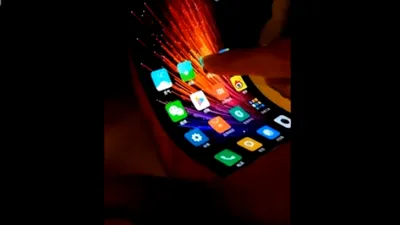 Xiaomi a demonstrat un ecran touch flexibil, sugerând pregătirea unui smartphone cu design revoluţionar