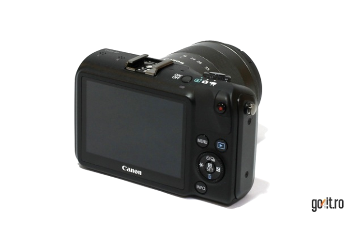 Canon EOS M - butoane mai puţine, dar cu ecran tactil