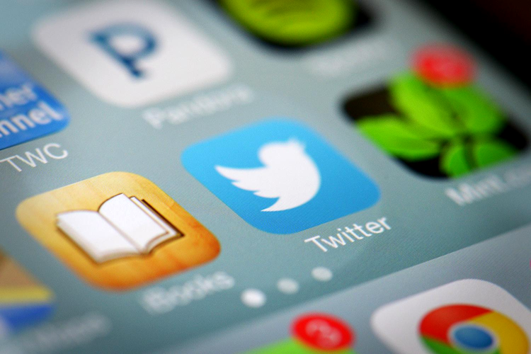 Twitter va reda automat reclamele video inserate în fluxul de ştiri