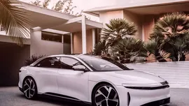 Încă un producător de automobile electrice face concedieri. Renunță la 18% din forța de muncă