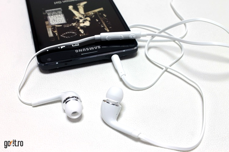 Samsung Galaxy Note 4: un amplificator performant şi un headset bun