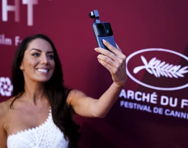 „Robot Phone” – Honor confirmă lansarea în trimestrul trei 2026
