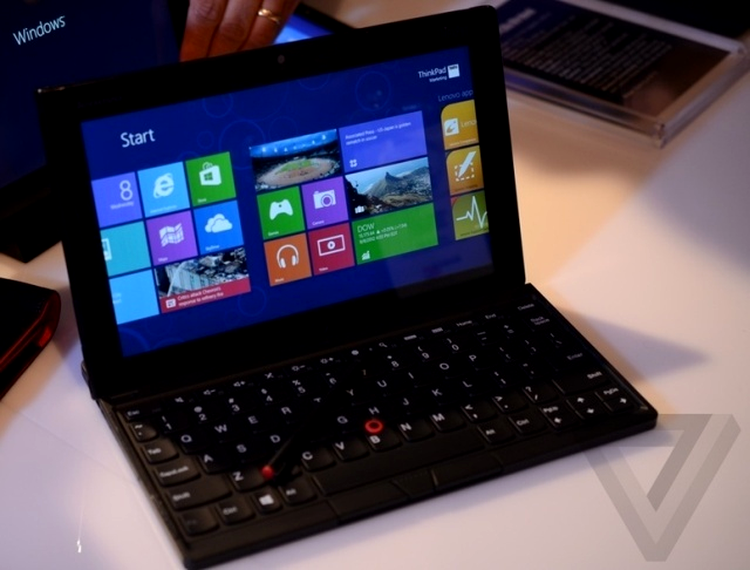 Lenovo ThinkPad Tablet 2 cu tastatura ataşată