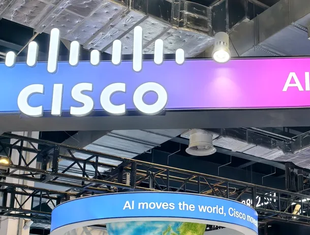 O breșă critică în echipamentele Cisco este atacată activ de hackeri